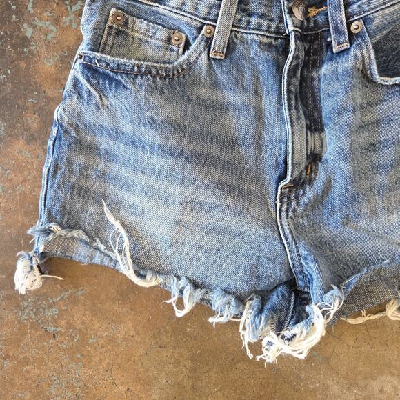 Pistola Kylee Jean Shorts in Playdate Wash Size 25 High Rise Cut Offs Distressed - Picture 4 of 9